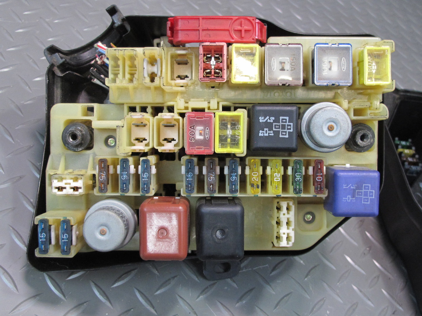 98-00 Lexus UZZ30L SC400 Fuse Relay Box Module OEM