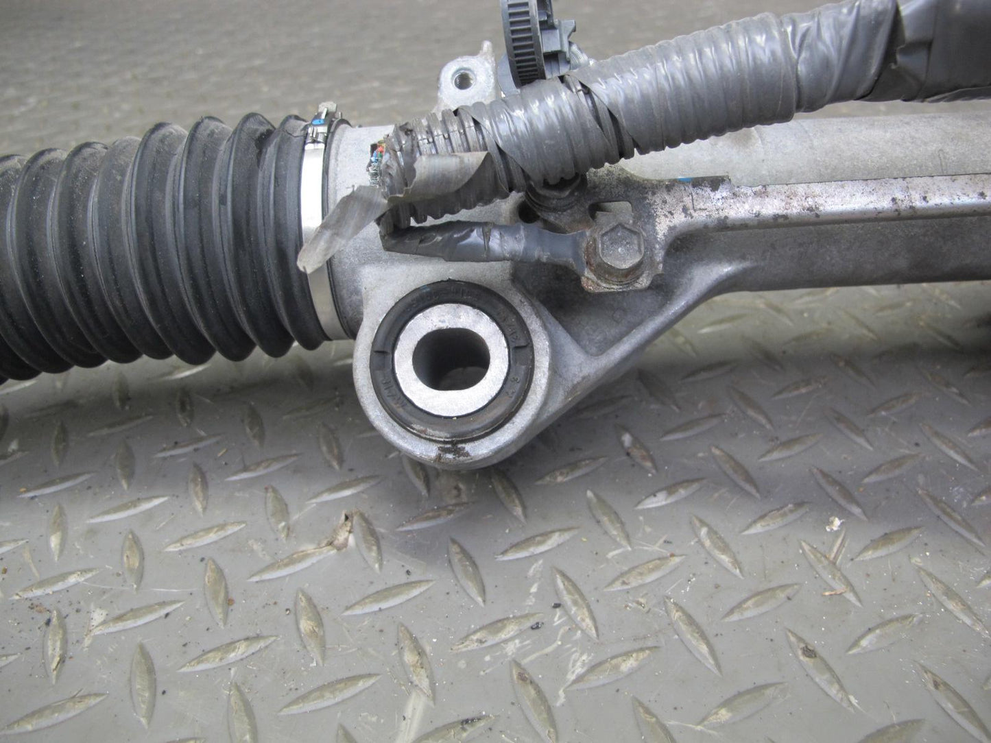 10-13 Lexus IS350 IS250 Convertible RWD Power Steering Rack & Pinion Gear OEM