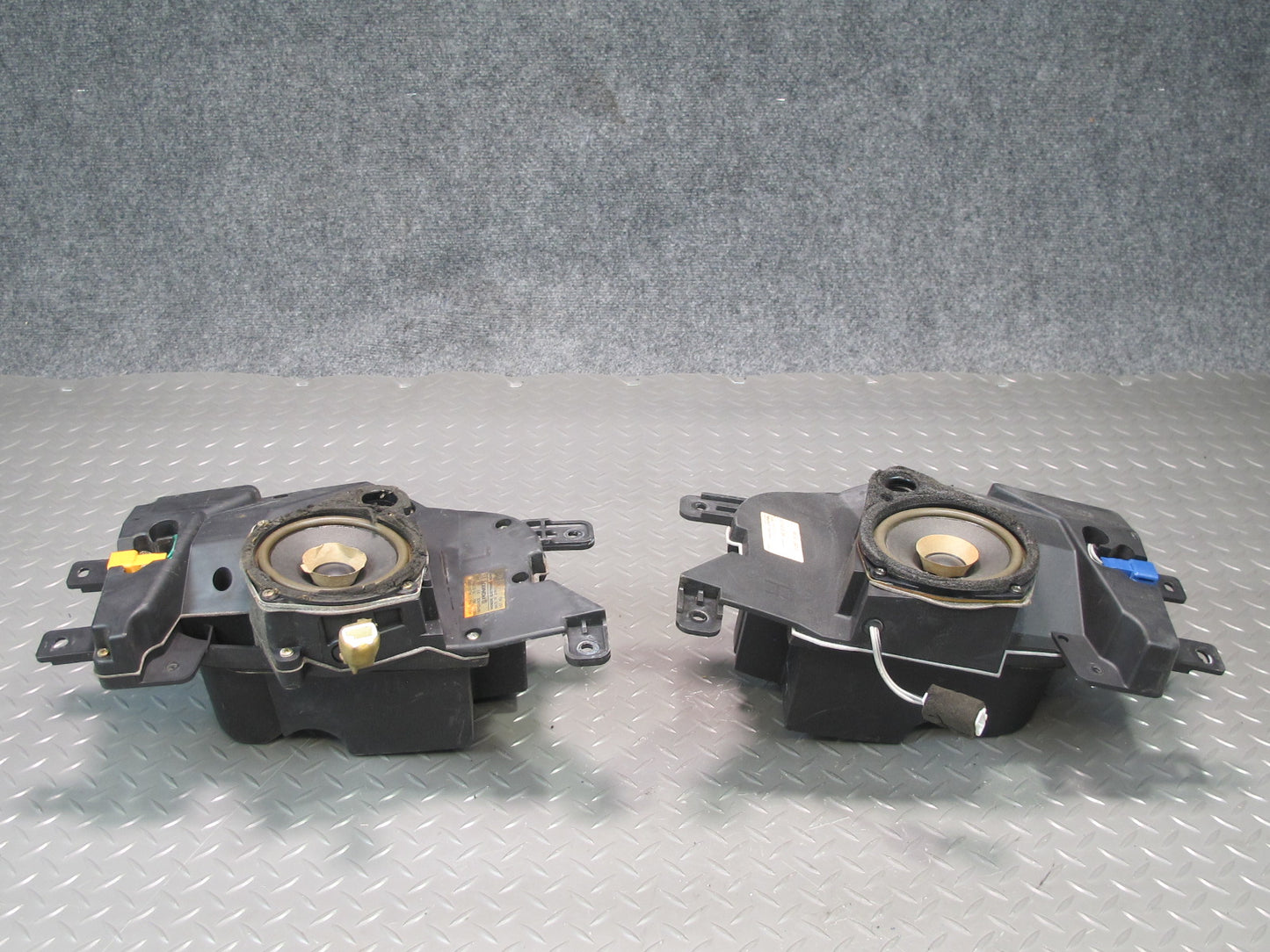 92-00 Lexus UZZ30L SC300 SC400 Set of 2 Front Left & Right Door Speaker OEM