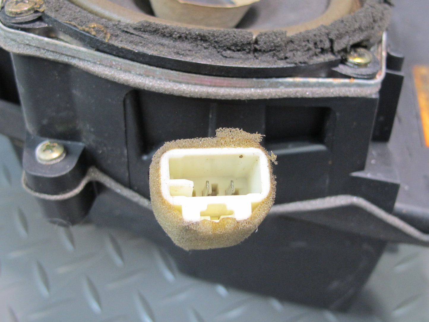 92-00 Lexus UZZ30L SC300 SC400 Set of 2 Front Left & Right Door Speaker OEM