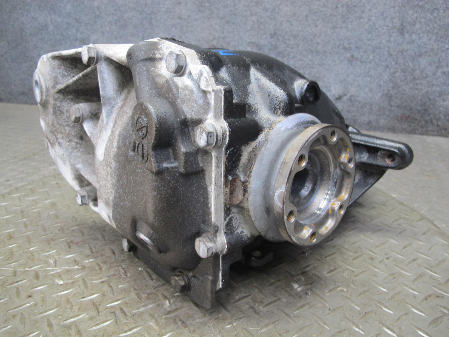 08-10 BMW E82 E88 135i N54 A/T Rear Axle Differential Carrier 3.46 Ratio OEM