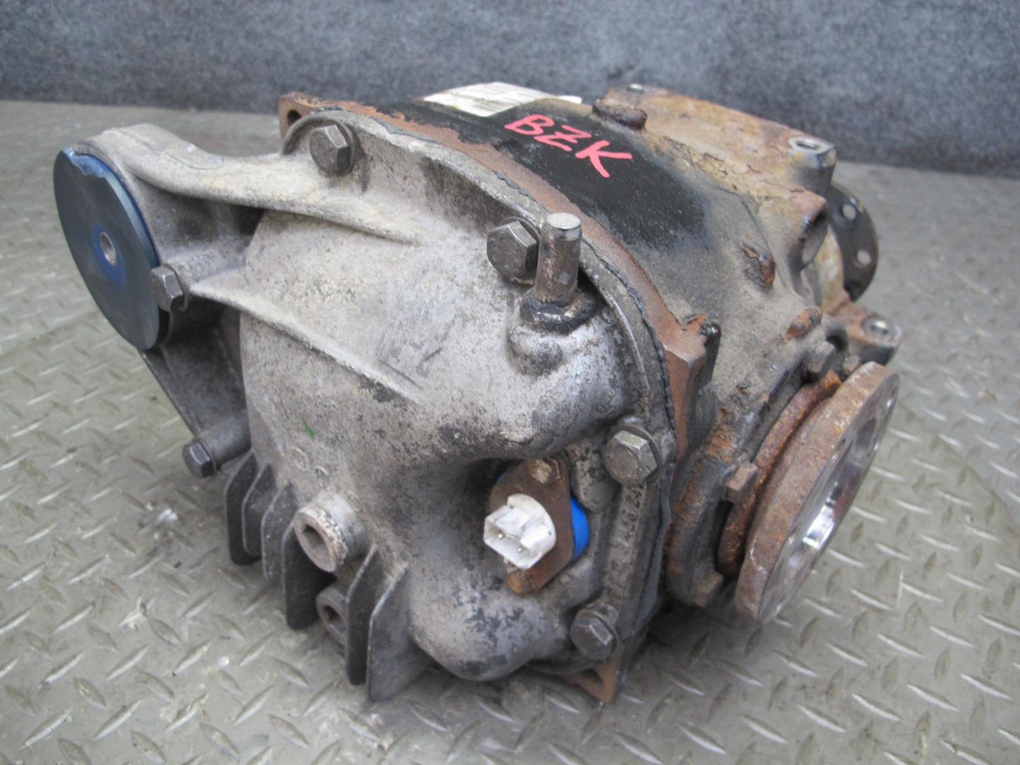 01-02 BMW E36/7 Z3 3.0L M54 M/T Rear Differential Carrier LSD 3.07 Ratio 94K OEM