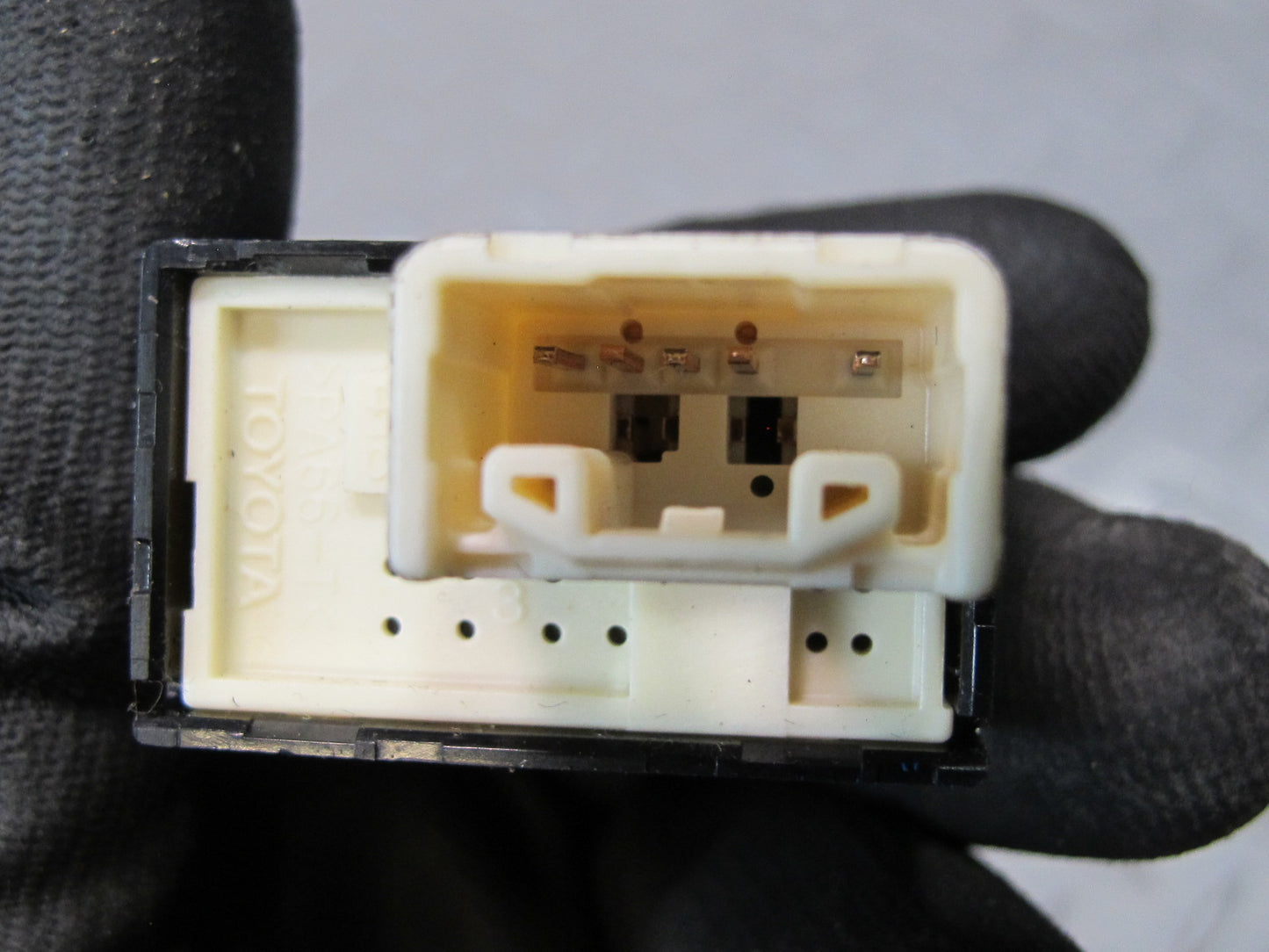 04-06 Lexus UCF30L LS430 Power ECT Snow Button Switch OEM