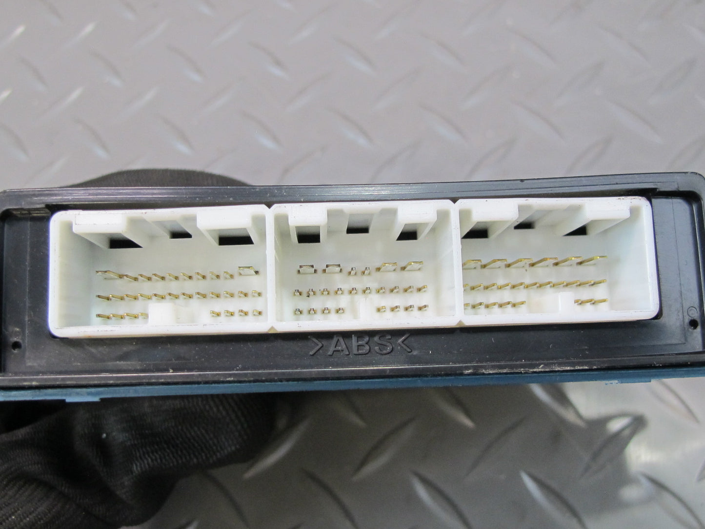 04-06 Lexus LS430 Rear Left or Right Door Control Module OEM