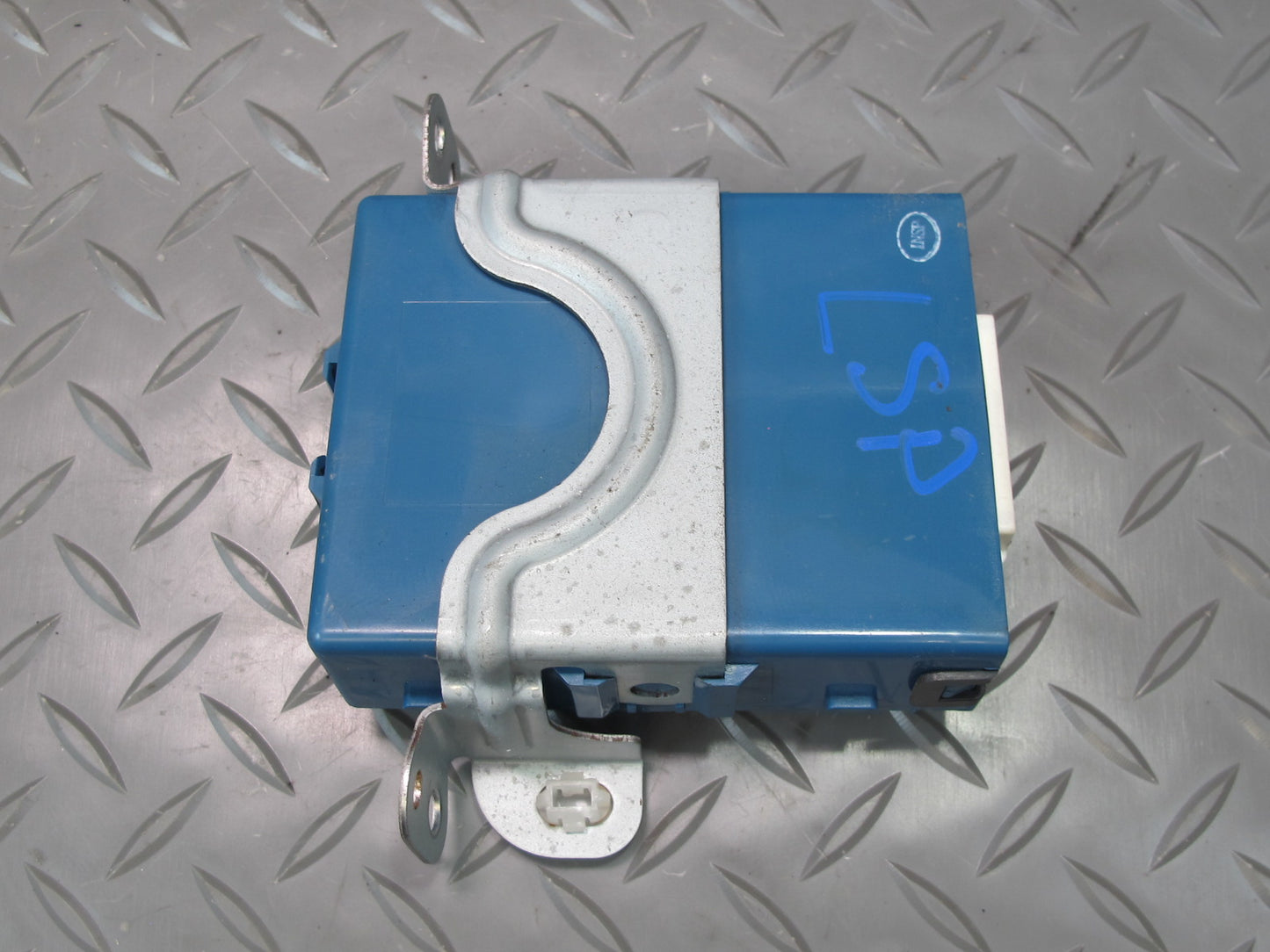 04-06 Lexus UCF30L LS430 Network Gateway Control Module 89111-50040 OEM