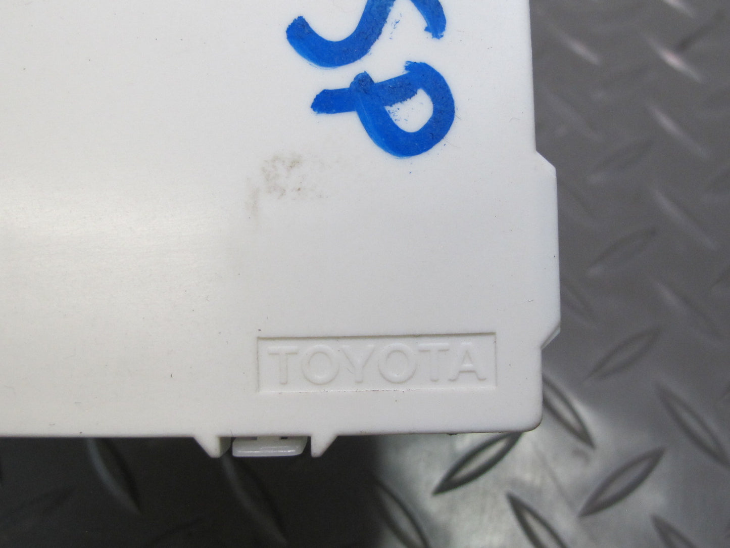 04-06 Lexus UCF30L LS430 Rear Electrical KEY Oscillator 89992-50080 OEM