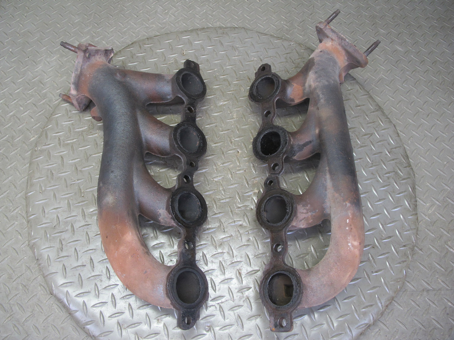 2003-2007 Hummer H2 6.0L V8 Engine Motor Right & Left Side Exhaust Manifold Set