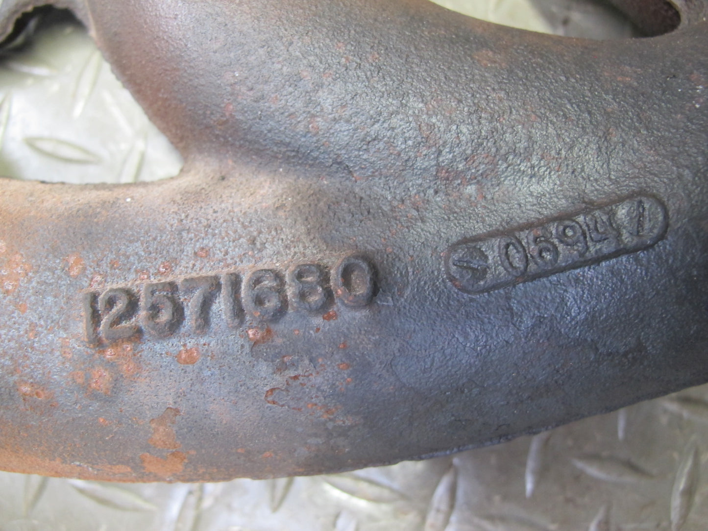 2003-2007 Hummer H2 6.0L V8 Engine Motor Right & Left Side Exhaust Manifold Set