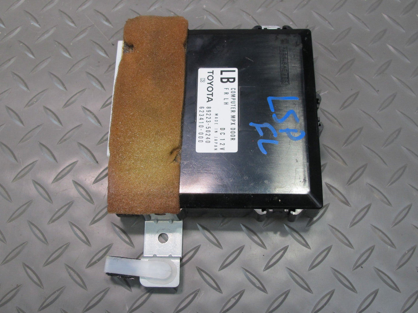 04-06 Lexus LS430 Front Left Door Control Module 89223-50240 OEM