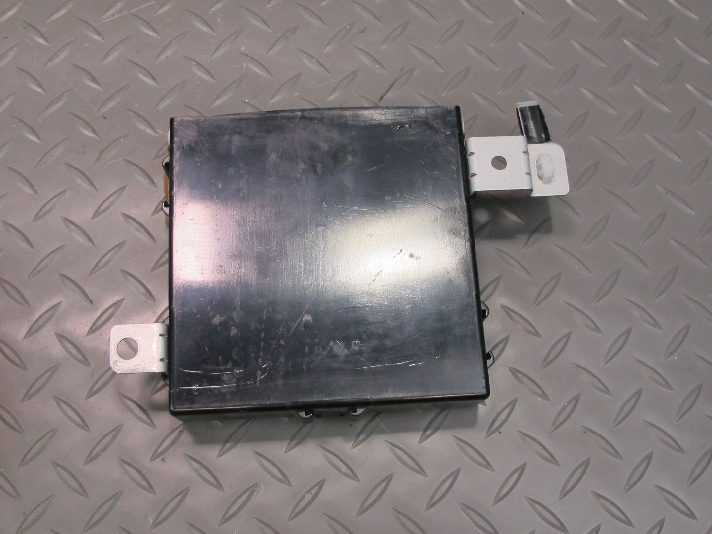 04-06 Lexus LS430 Front Left Door Control Module 89223-50240 OEM