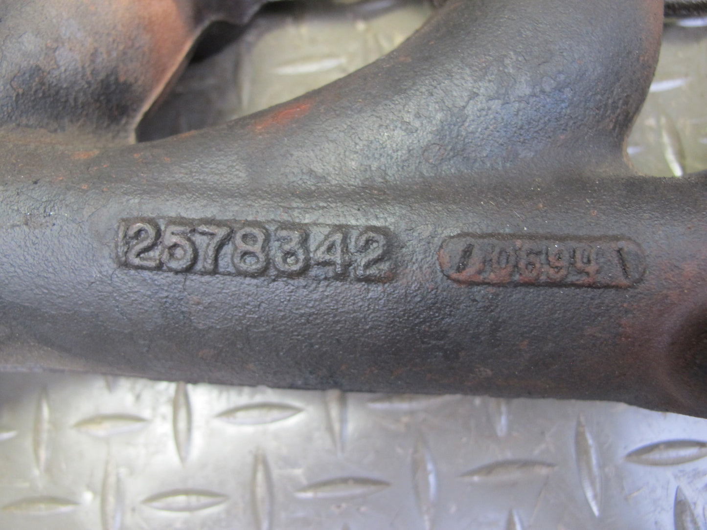 2003-2007 Hummer H2 6.0L V8 Engine Motor Right & Left Side Exhaust Manifold Set