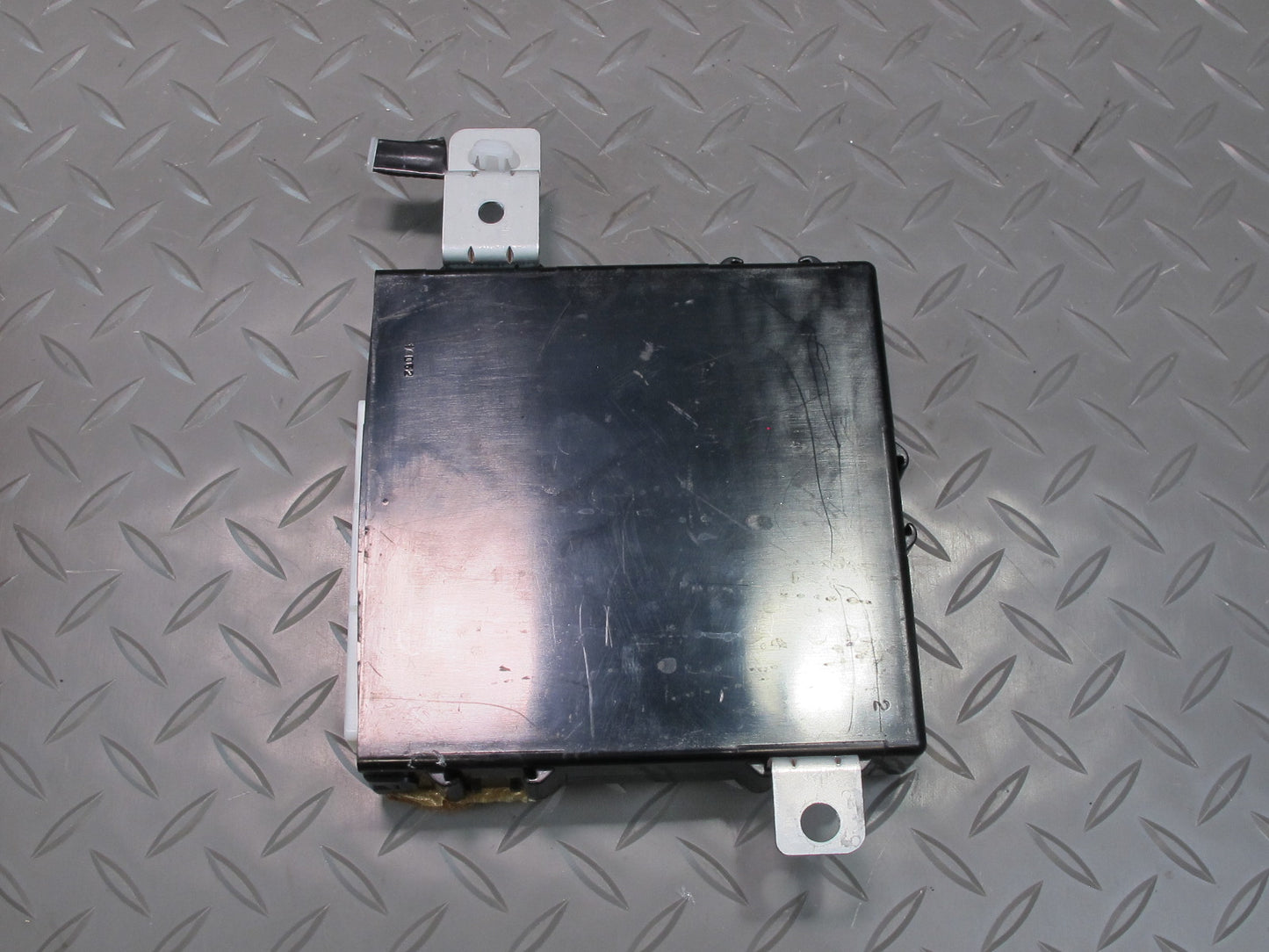 04-06 Lexus LS430 Front Left Door Control Module 89223-50240 OEM