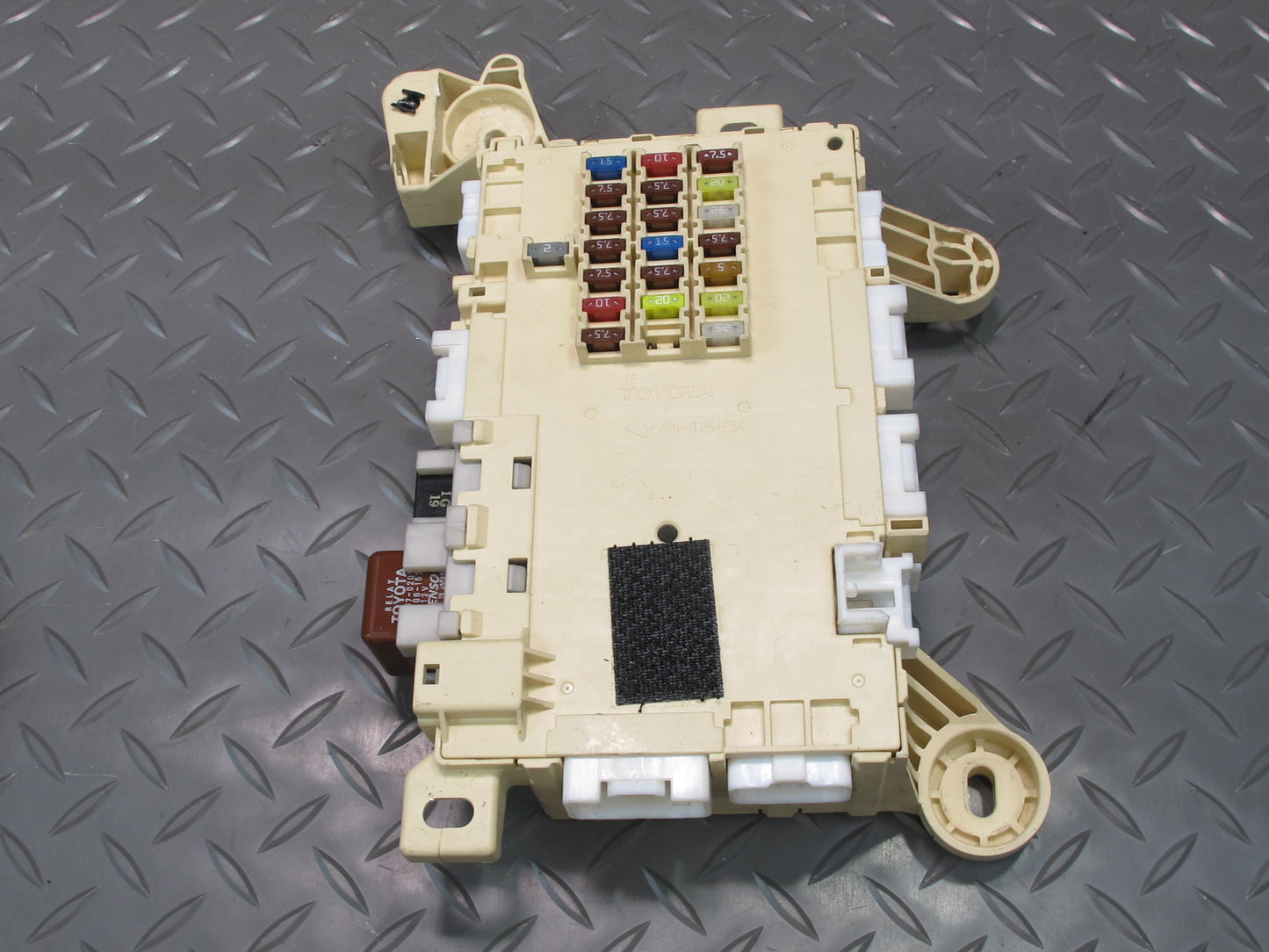 04-06 Lexus UCF30L LS430 Front Right Fuse Relay Junction Box Module OEM