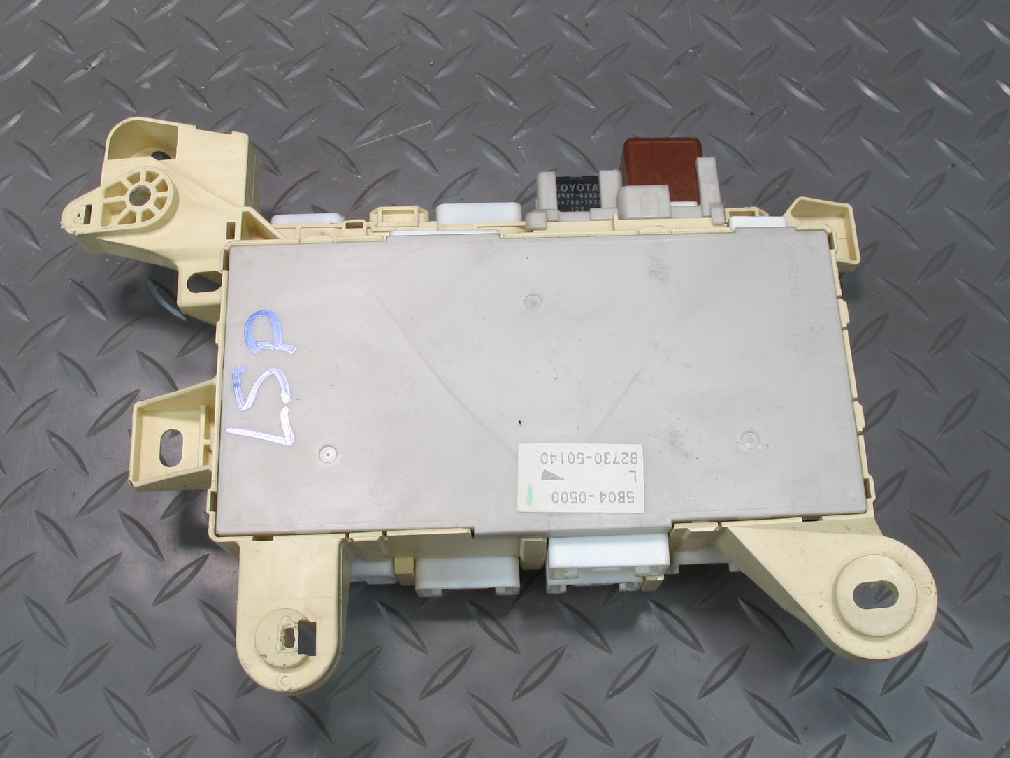 04-06 Lexus UCF30L LS430 Front Right Fuse Relay Junction Box Module OEM