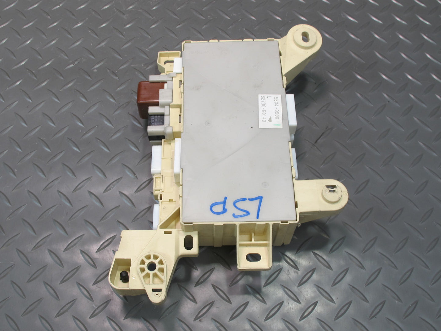 04-06 Lexus UCF30L LS430 Front Right Fuse Relay Junction Box Module OEM