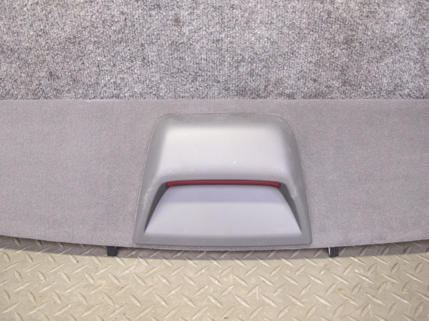 04-06 Lexus UCF30L LS430 Rear Center Third Brake Light Lamp w Trim Panel OEM