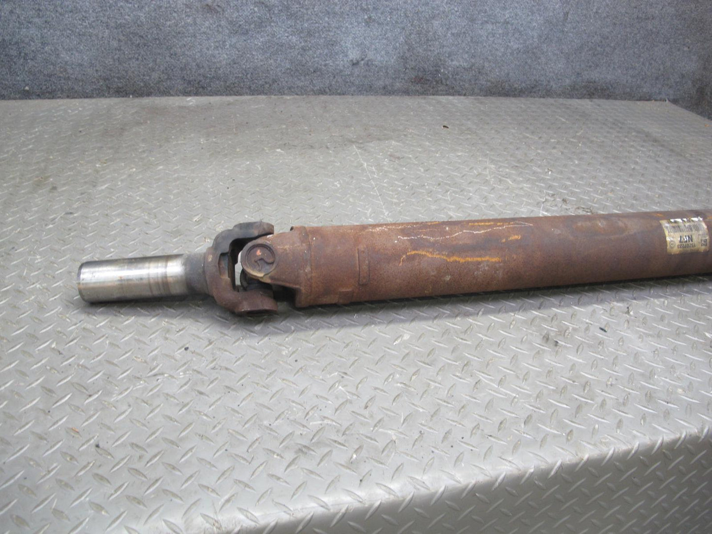 2003-2007 Hummer H2 Rear Drive Shaft Propeller Assembly 15207223