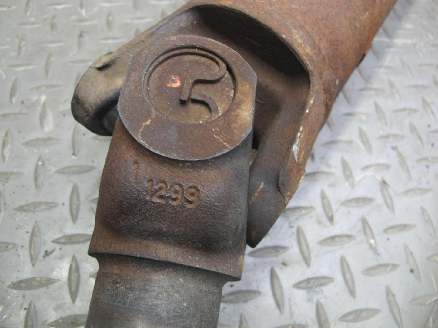 2003-2007 Hummer H2 Rear Drive Shaft Propeller Assembly 15207223