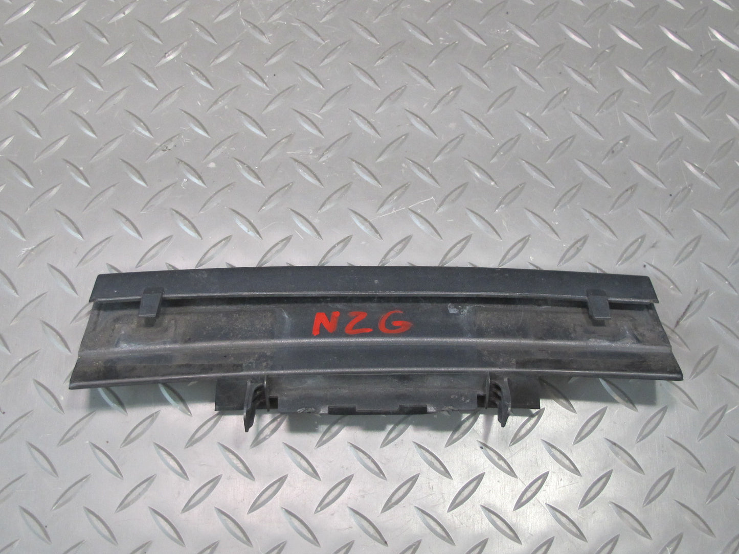 06-09 Nissan Z33 350Z Front Bumper Center Cover Spacer Silver OEM