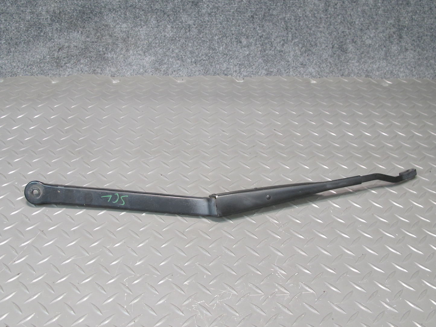 92-00 Lexus UZZ30L SC300 SC400 Front Left & Right Windshield Wiper Arm Set OEM