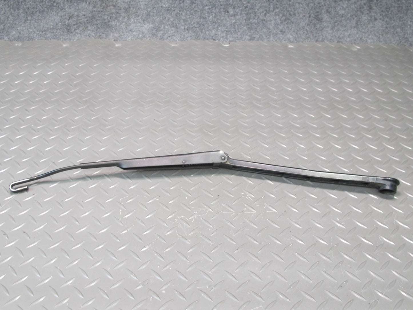 92-00 Lexus UZZ30L SC300 SC400 Front Left & Right Windshield Wiper Arm Set OEM