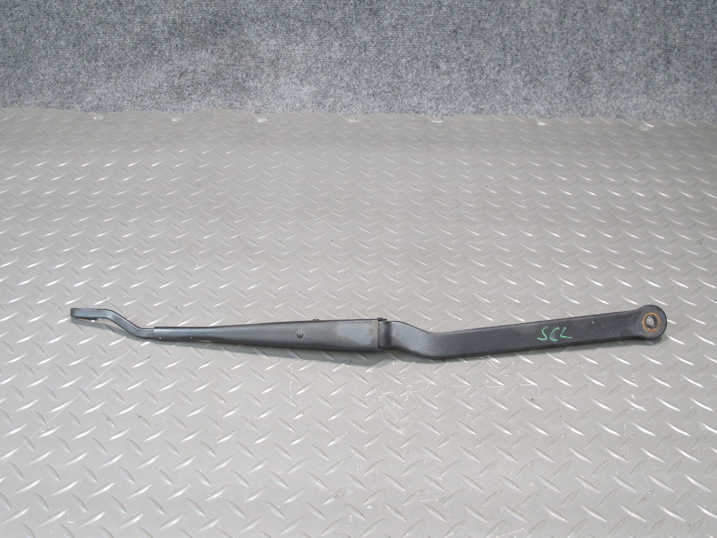 92-00 Lexus UZZ30L SC300 SC400 Front Left & Right Windshield Wiper Arm Set OEM