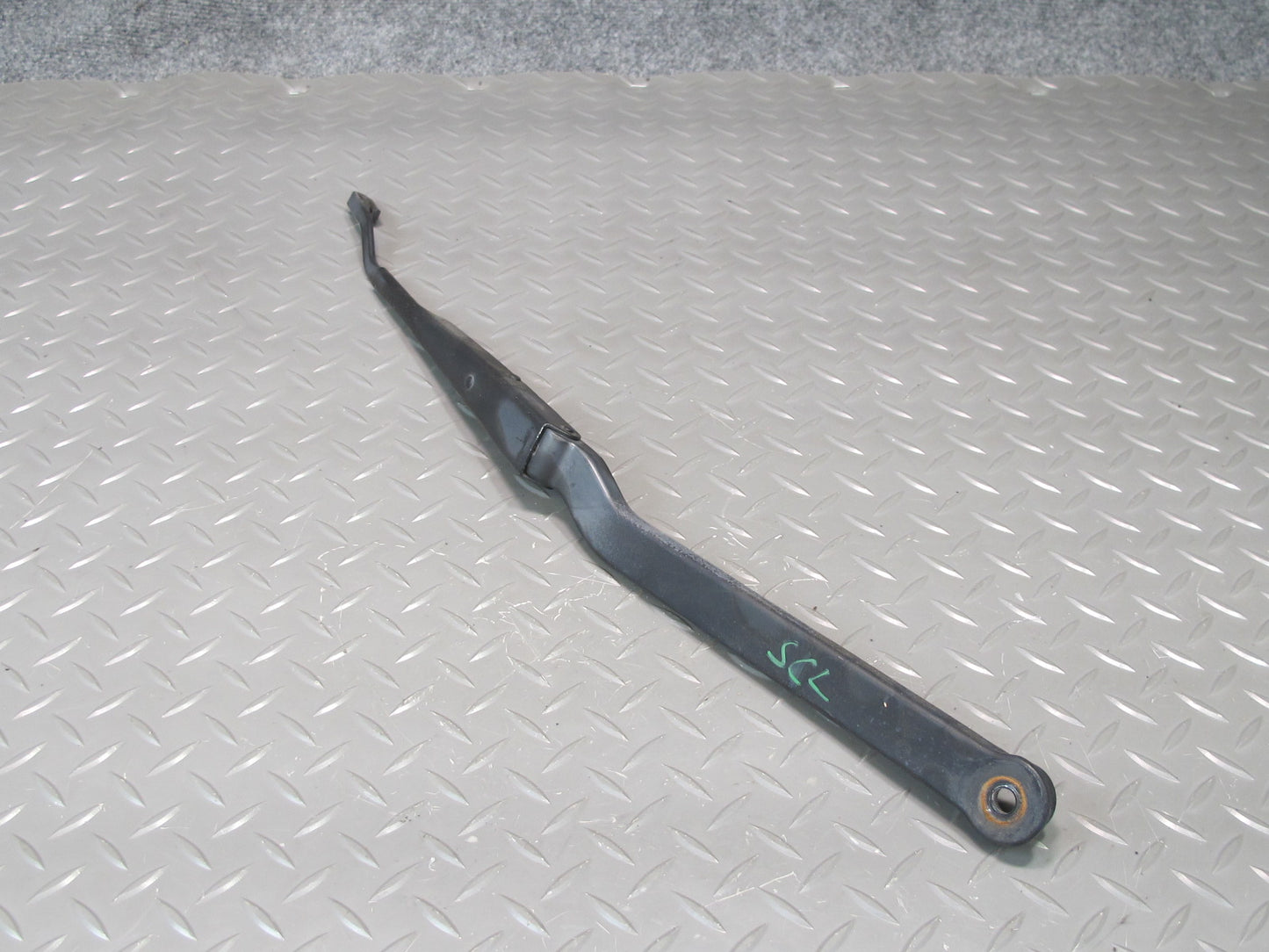 92-00 Lexus UZZ30L SC300 SC400 Front Left & Right Windshield Wiper Arm Set OEM