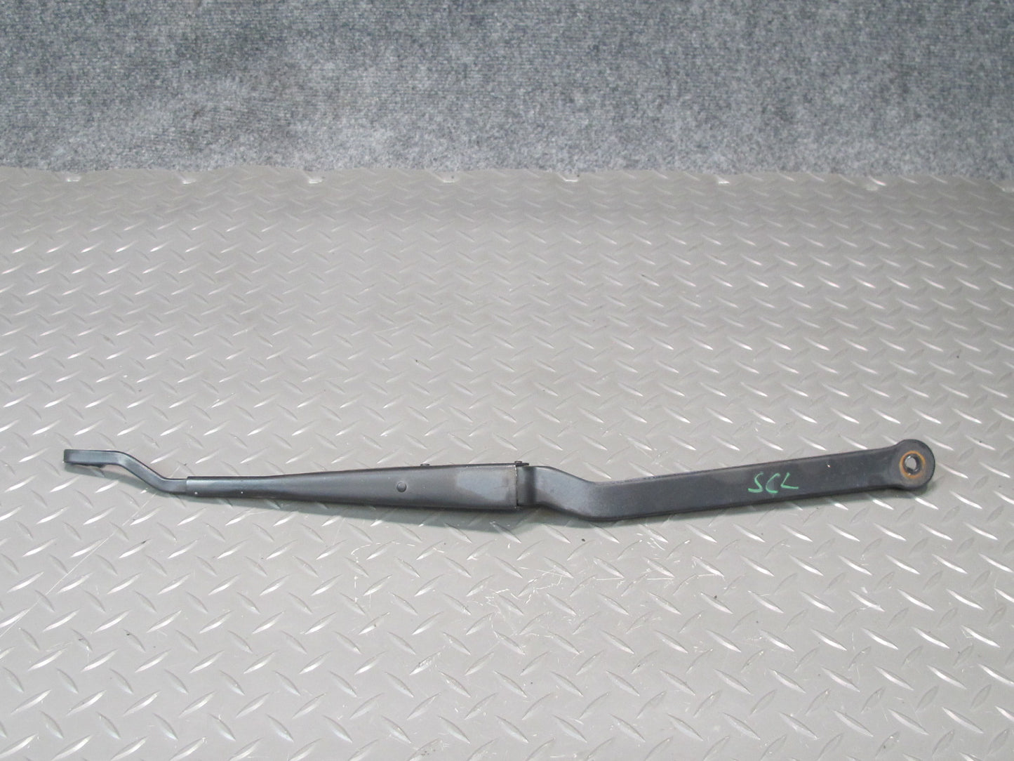 92-00 Lexus UZZ30L SC300 SC400 Front Left & Right Windshield Wiper Arm Set OEM