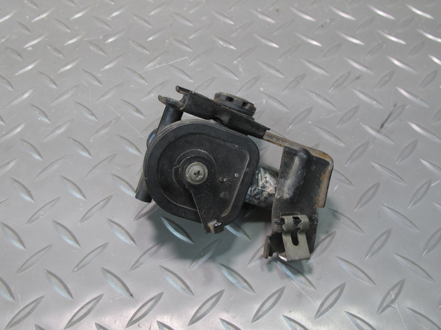 01-06 Lexus UCF30L LS430 Hvac Heater Control Water Valve OEM