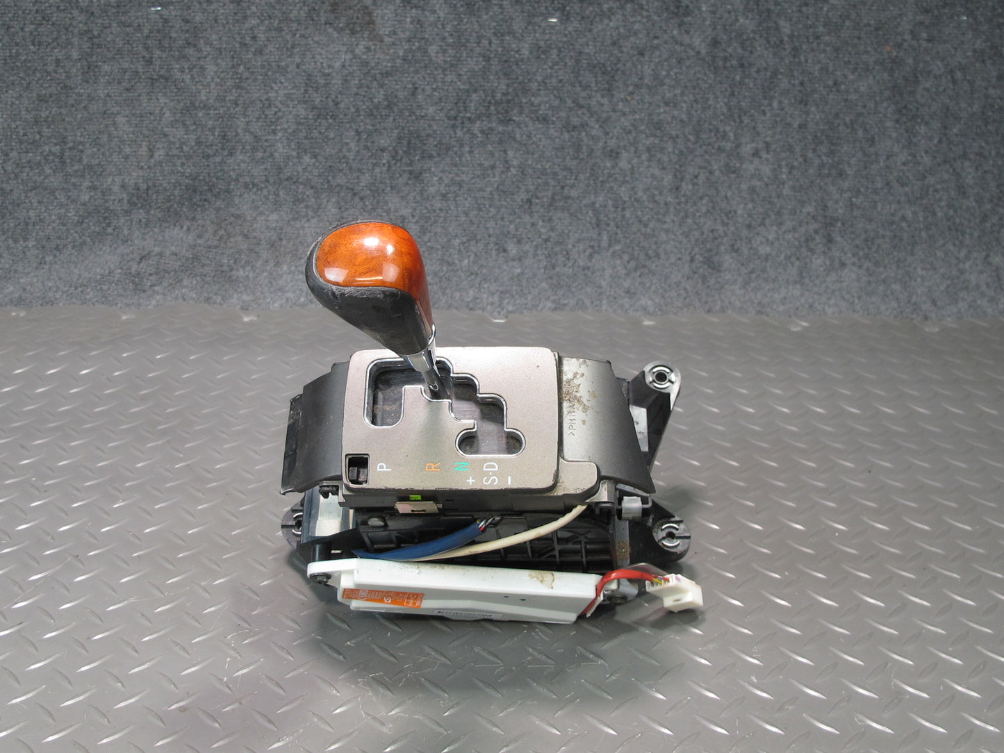 04-06 Lexus UCF30L LS430 A/T Automatic Transmission Shifter Assembly OEM