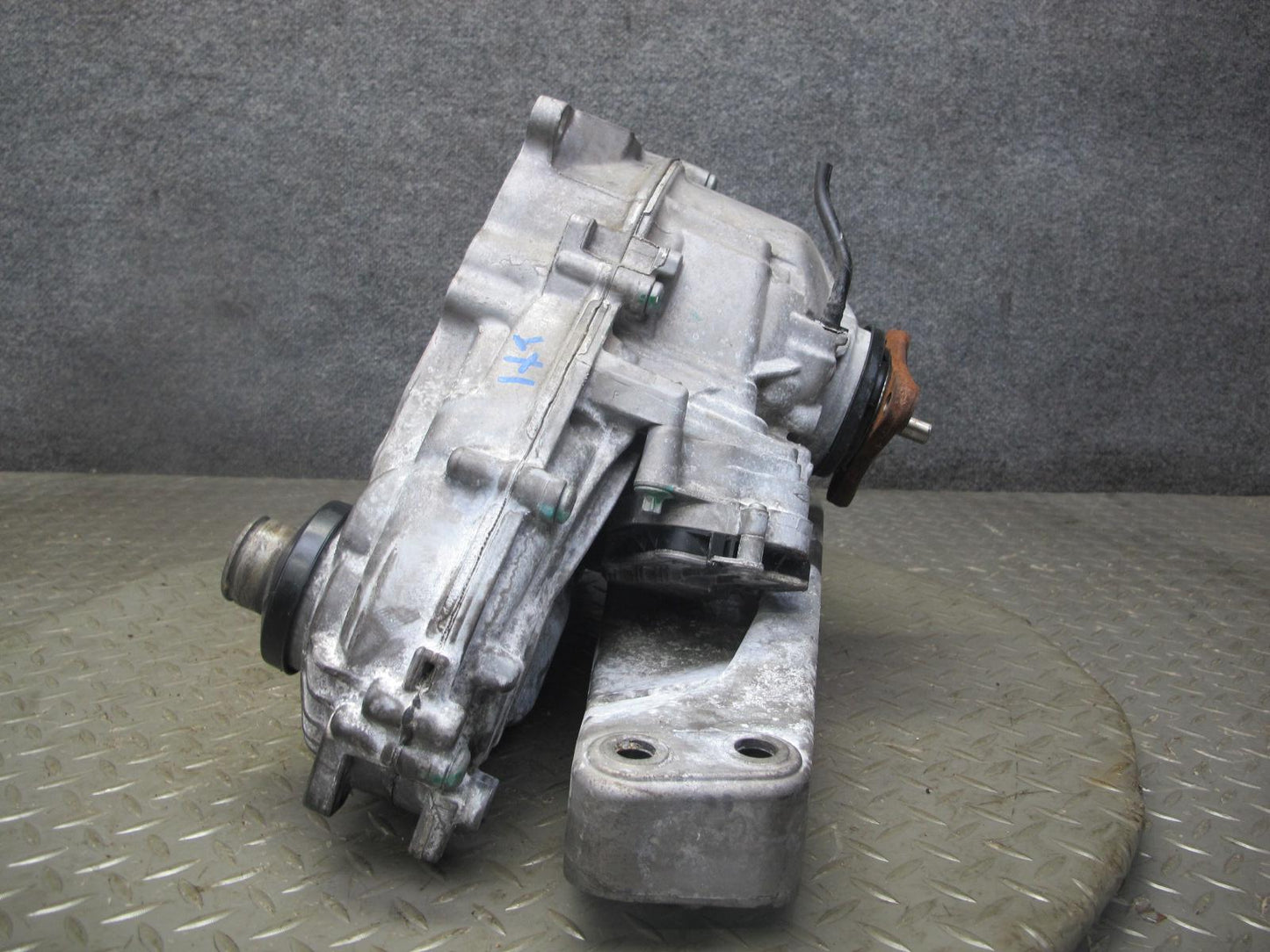 12-15 BMW F25 X3 AWD ATC45L Transfer Case Box w Motor 80k Miles 7505376 OEM