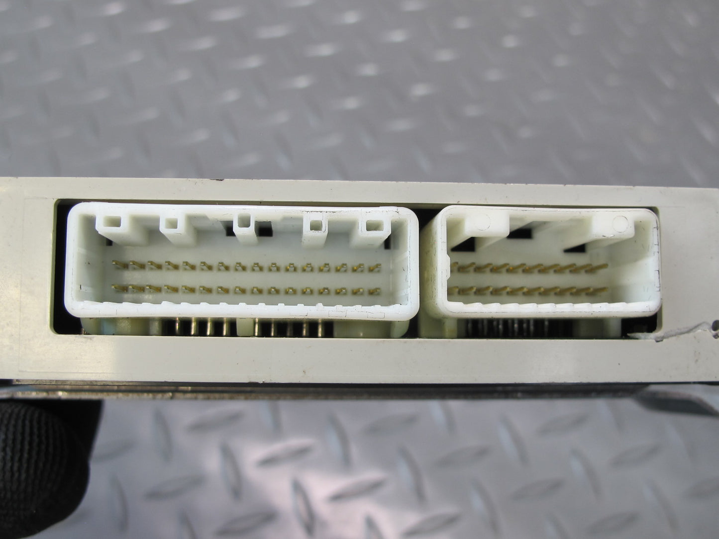 04-06 Lexus UCF30L LS430 Headlight Lamp Leveling Control Module 89940-50020 OEM