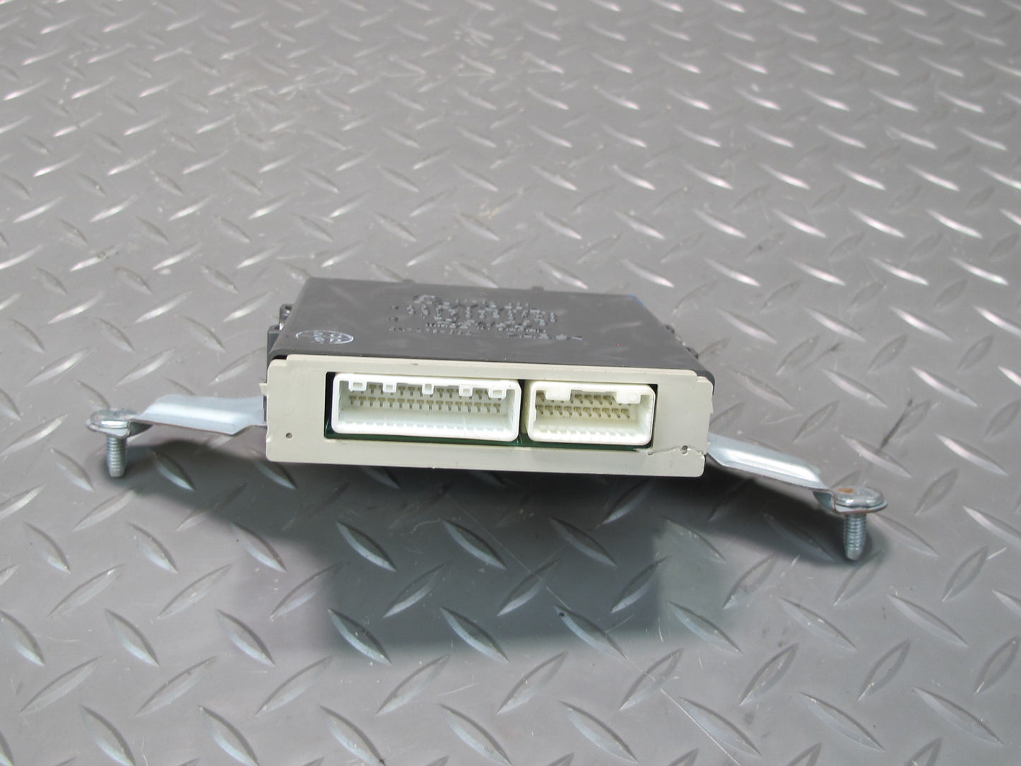 04-06 Lexus UCF30L LS430 Headlight Lamp Leveling Control Module 89940-50020 OEM