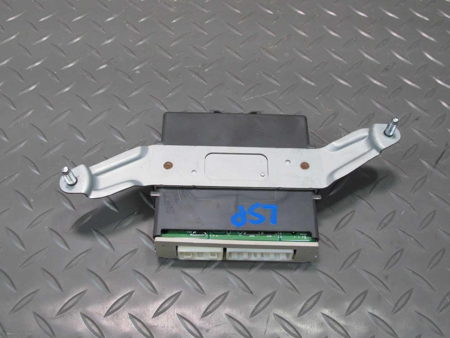 04-06 Lexus UCF30L LS430 Headlight Lamp Leveling Control Module 89940-50020 OEM