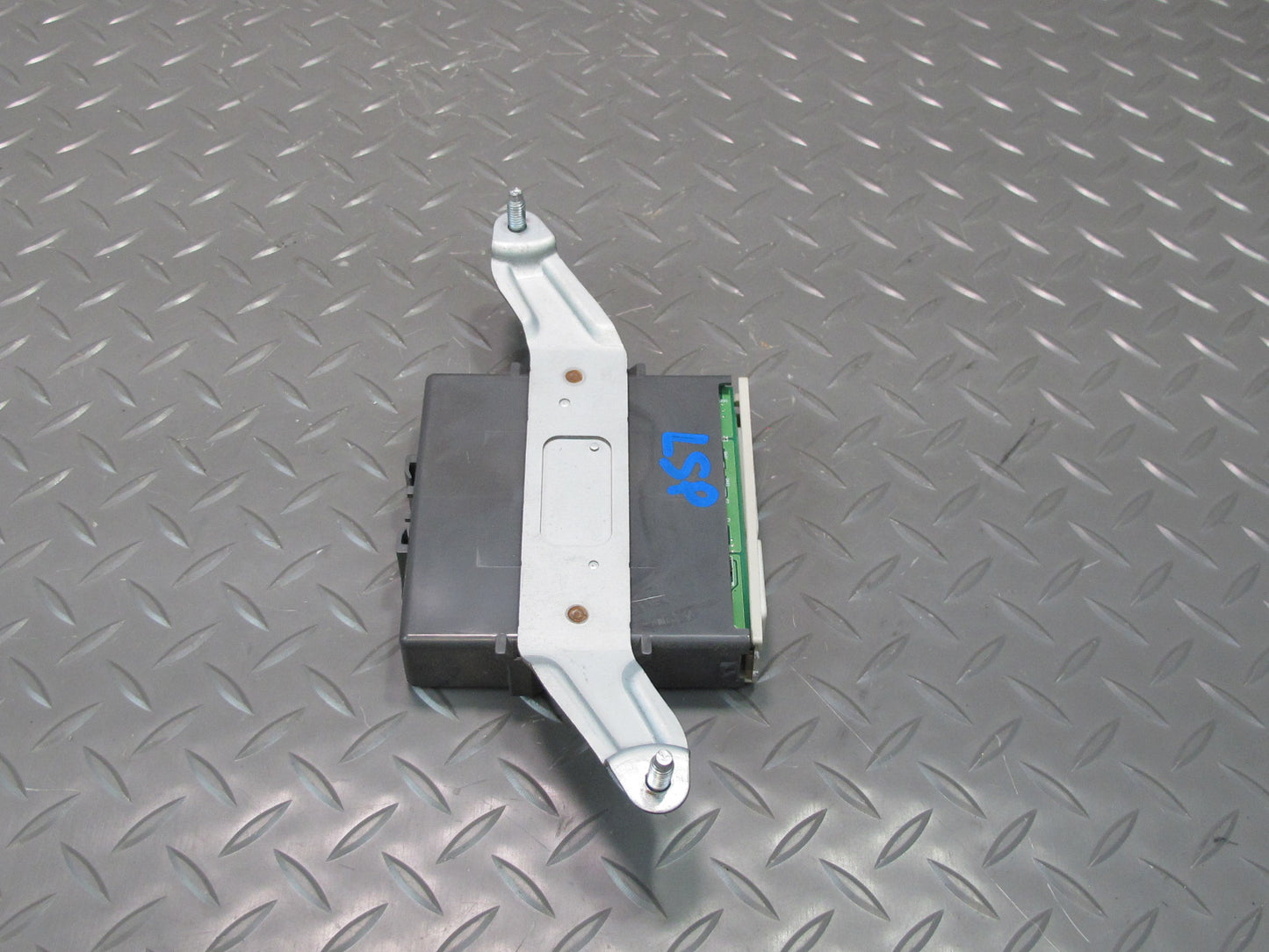 04-06 Lexus UCF30L LS430 Headlight Lamp Leveling Control Module 89940-50020 OEM