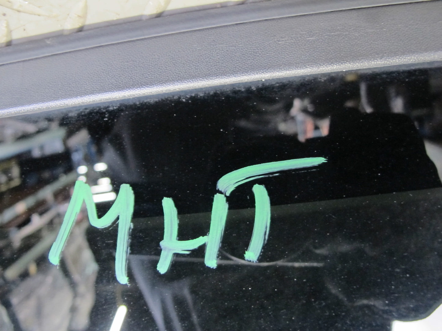 2003-2009 Hummer H2 Front Upper Sunroof Glass Window Panel