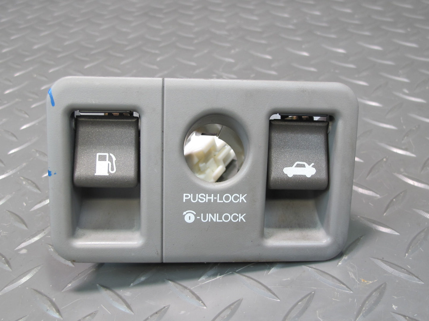 01-06 Lexus UCF30L LS430 Fuel Door Trunk Lid Release Switch Panel OEM