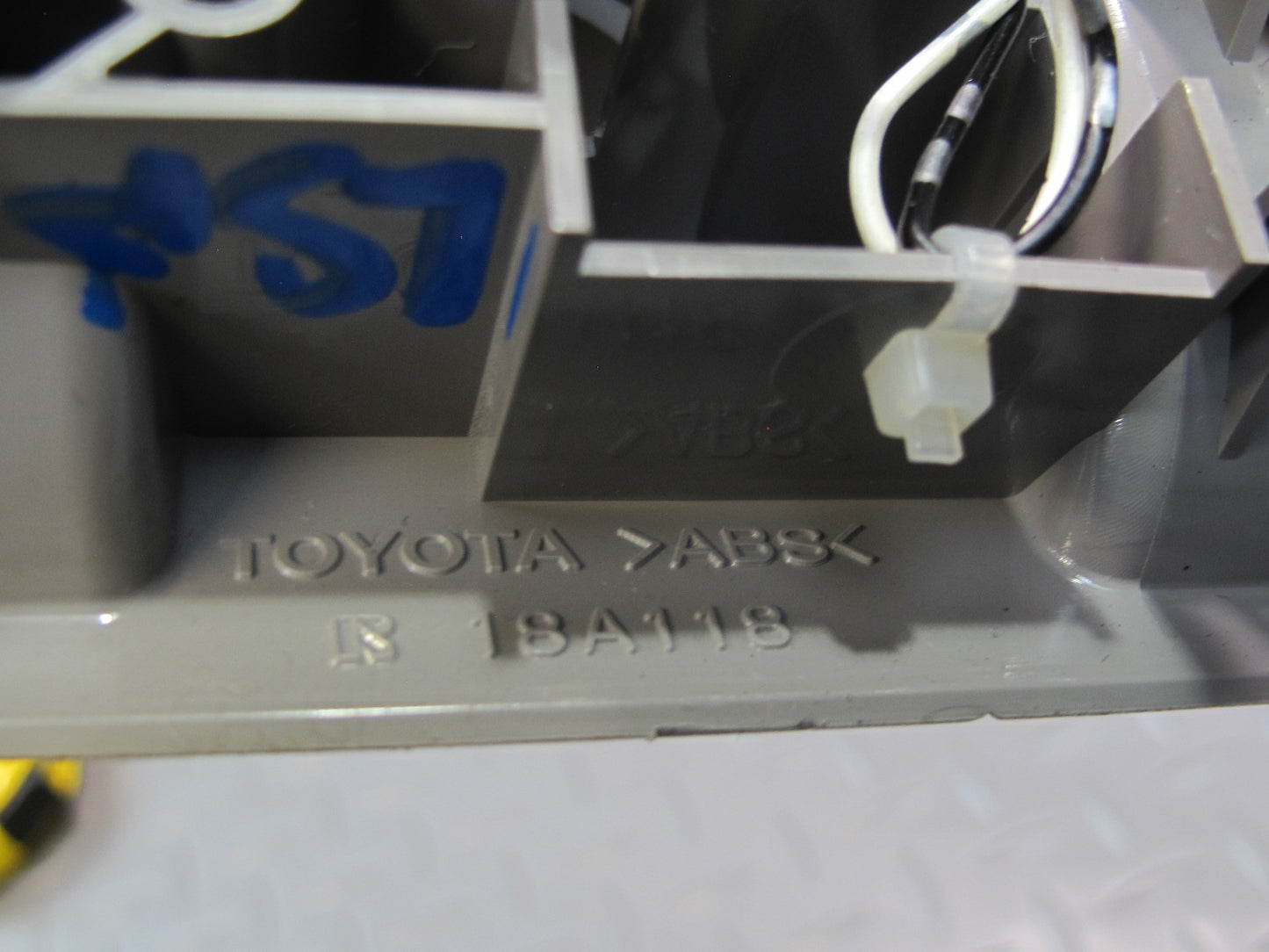 01-06 Lexus UCF30L LS430 Fuel Door Trunk Lid Release Switch Panel OEM