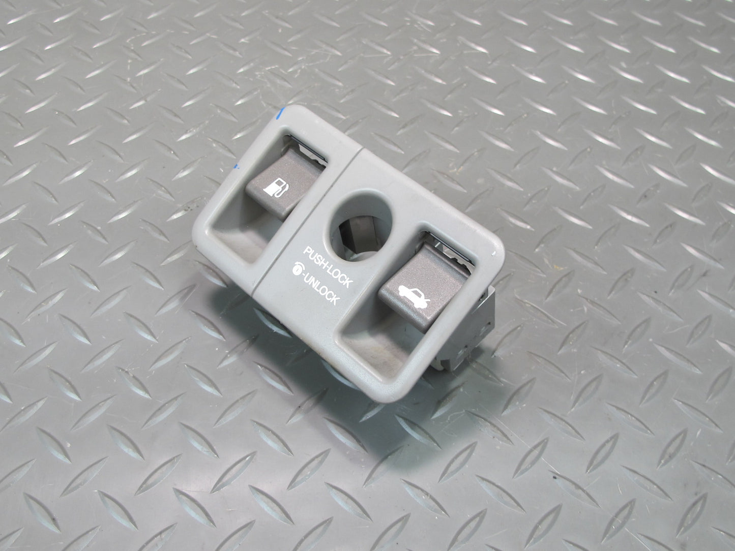 01-06 Lexus UCF30L LS430 Fuel Door Trunk Lid Release Switch Panel OEM