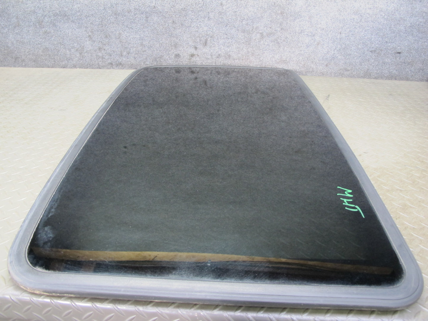 2003-2009 Hummer H2 Front Upper Sunroof Glass Window Panel