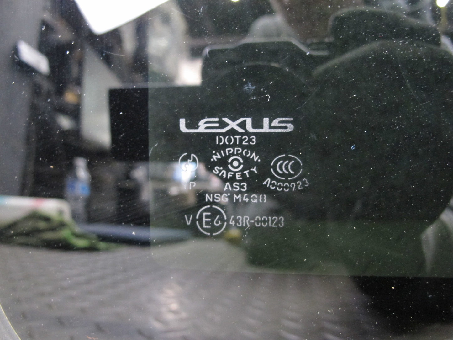 01-06 Lexus UCF30L LS430 Sunroof Moonroof Glass Window Panel OEM