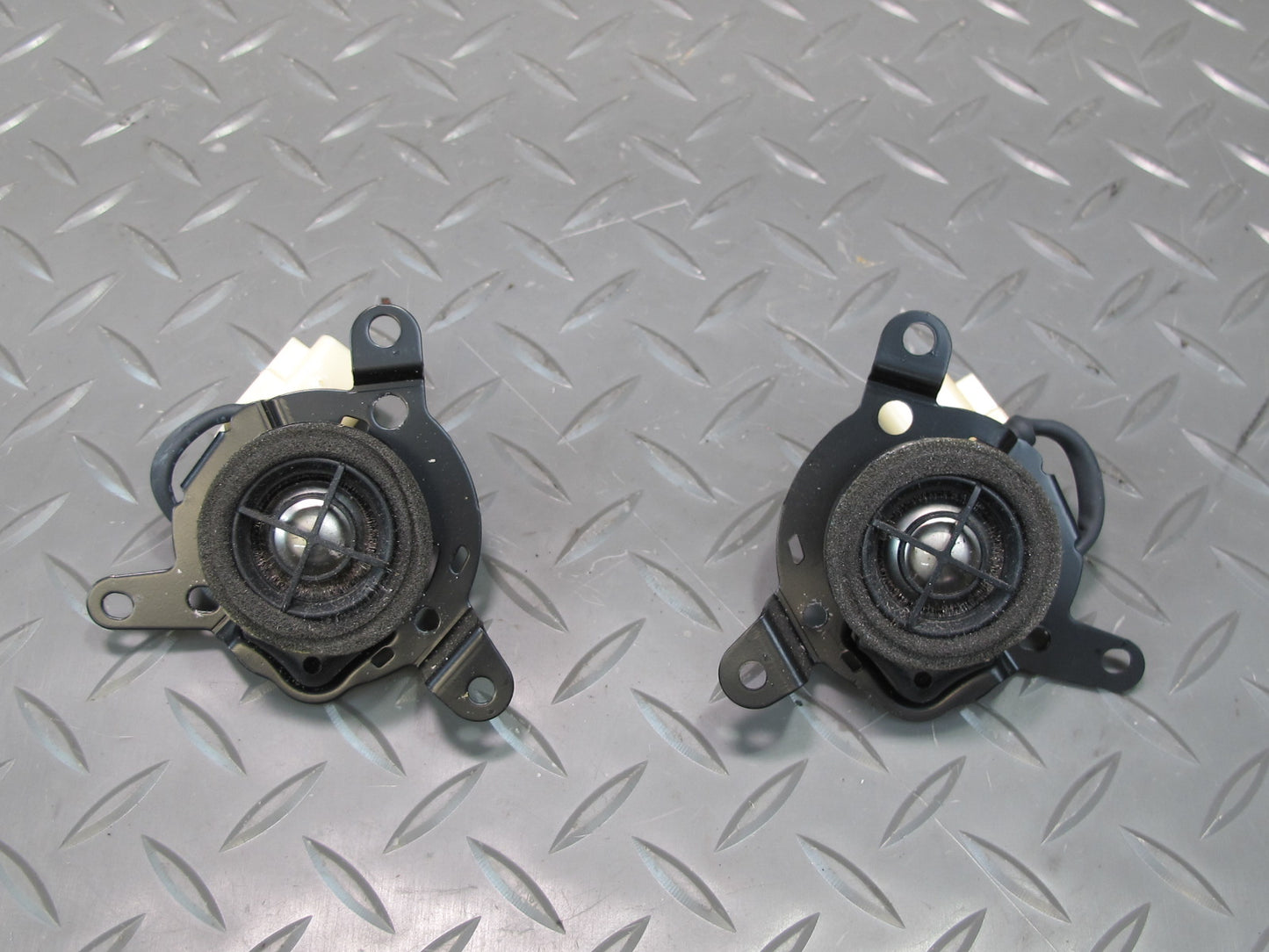 04-06 Lexus UCF30L LS430 Set of 2 Rear Left & Right Door Tweeter Speaker OEM