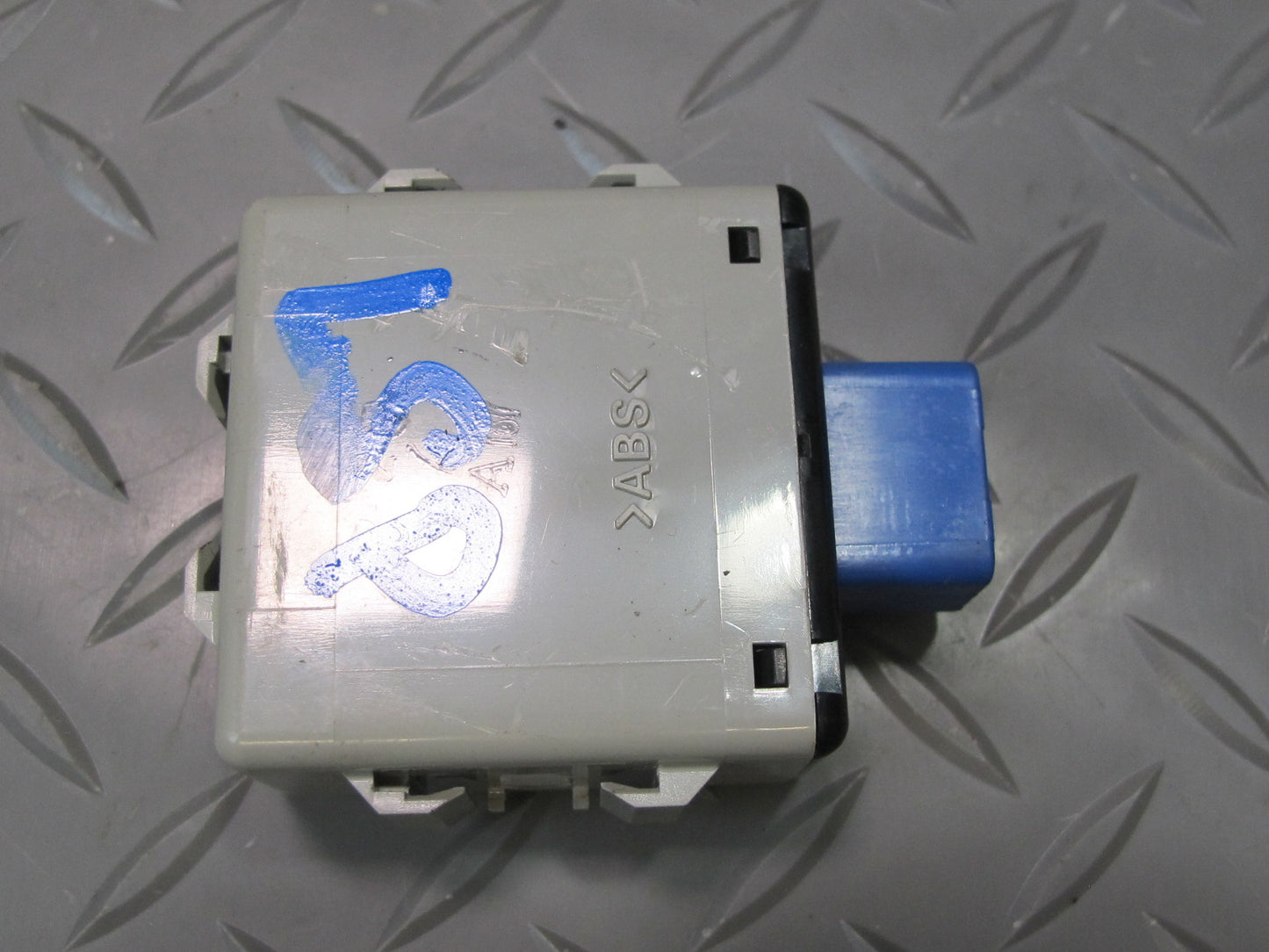 04-06 Lexus UCF30L LS430 Power Steering Control Module 89650-50120 OEM