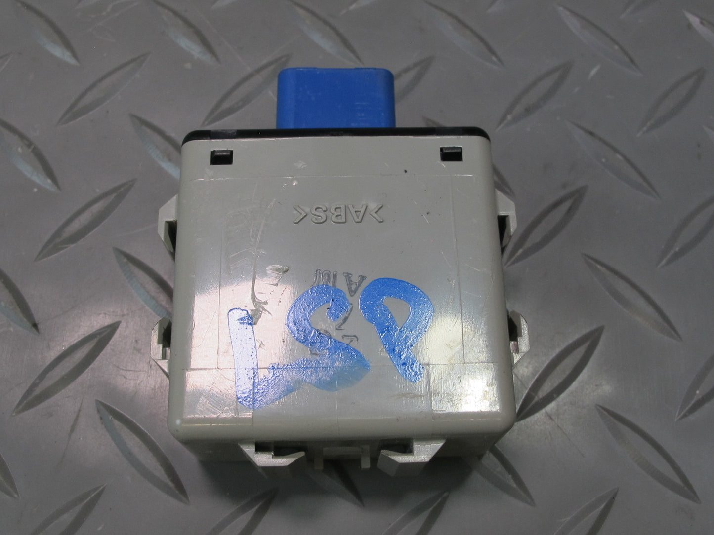 04-06 Lexus UCF30L LS430 Power Steering Control Module 89650-50120 OEM