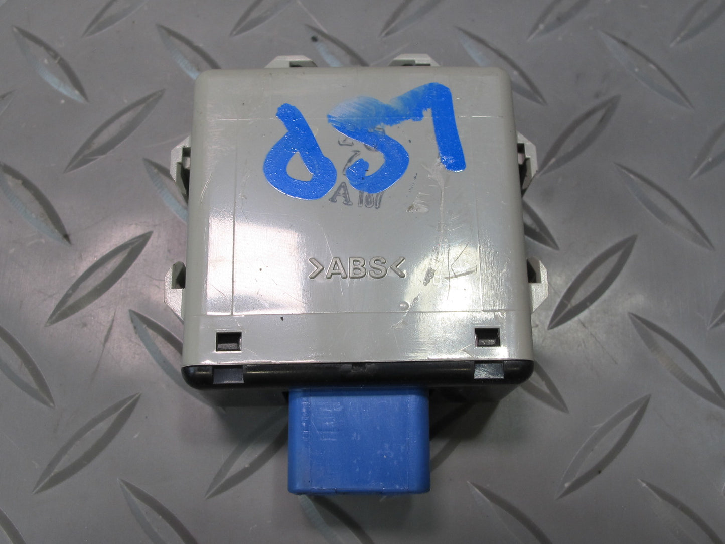 04-06 Lexus UCF30L LS430 Power Steering Control Module 89650-50120 OEM