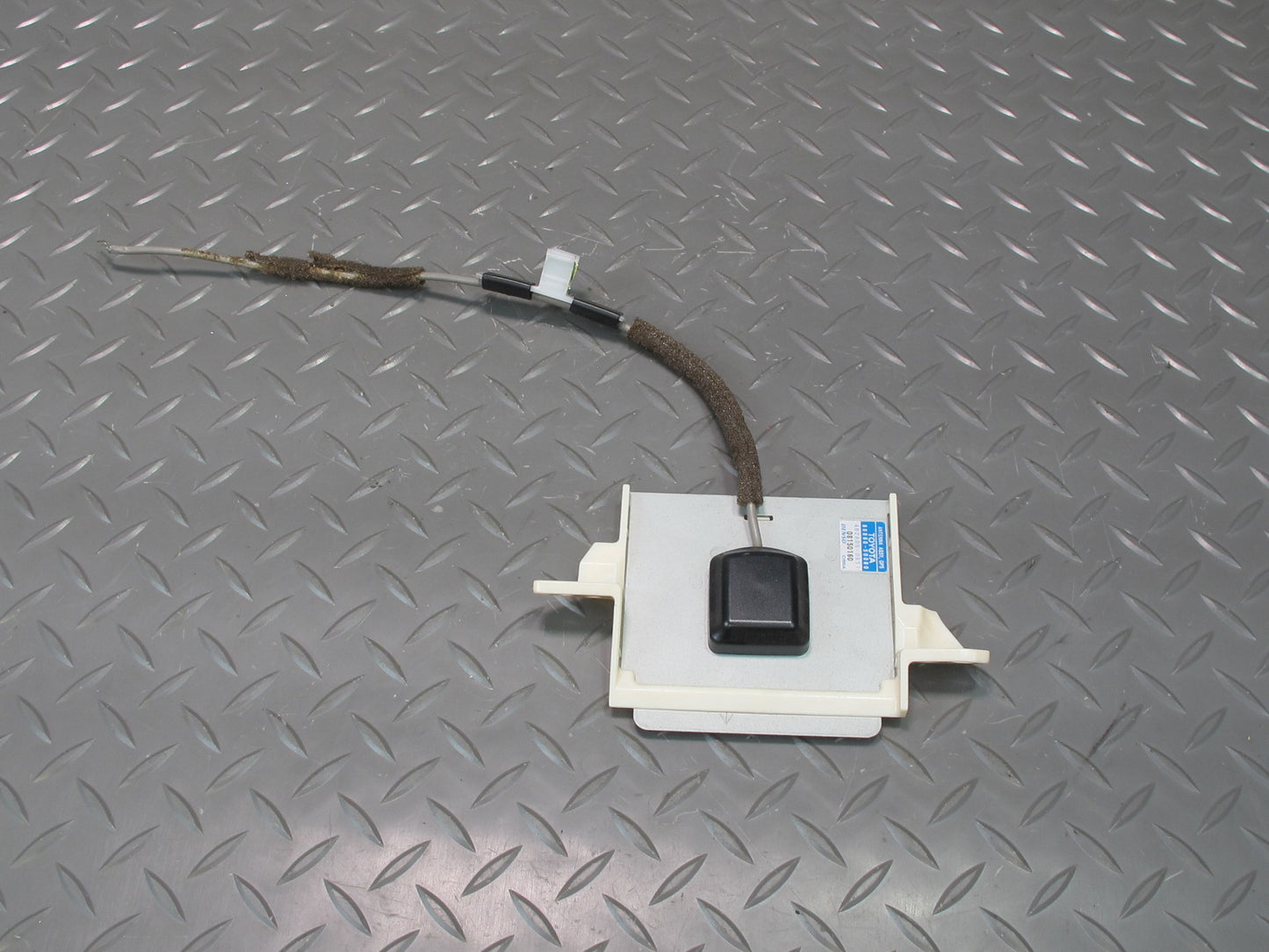 04-06 Lexus LS430 GPS Navigation Antenna Module 86860-50080 OEM