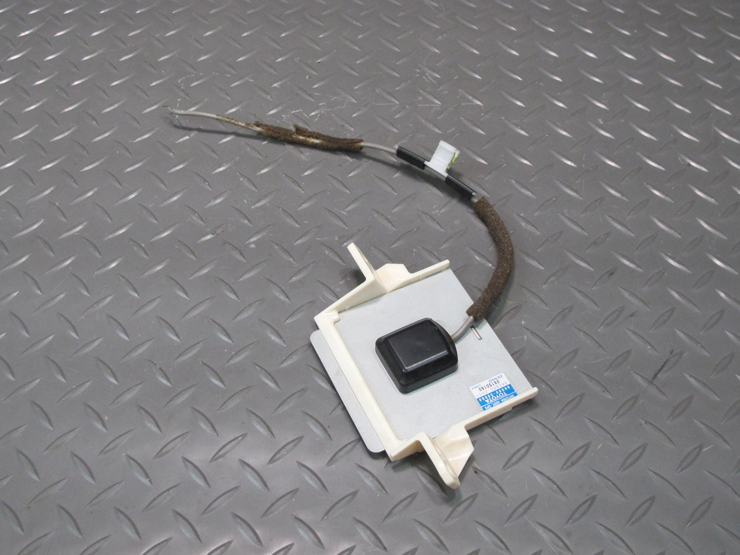 04-06 Lexus LS430 GPS Navigation Antenna Module 86860-50080 OEM