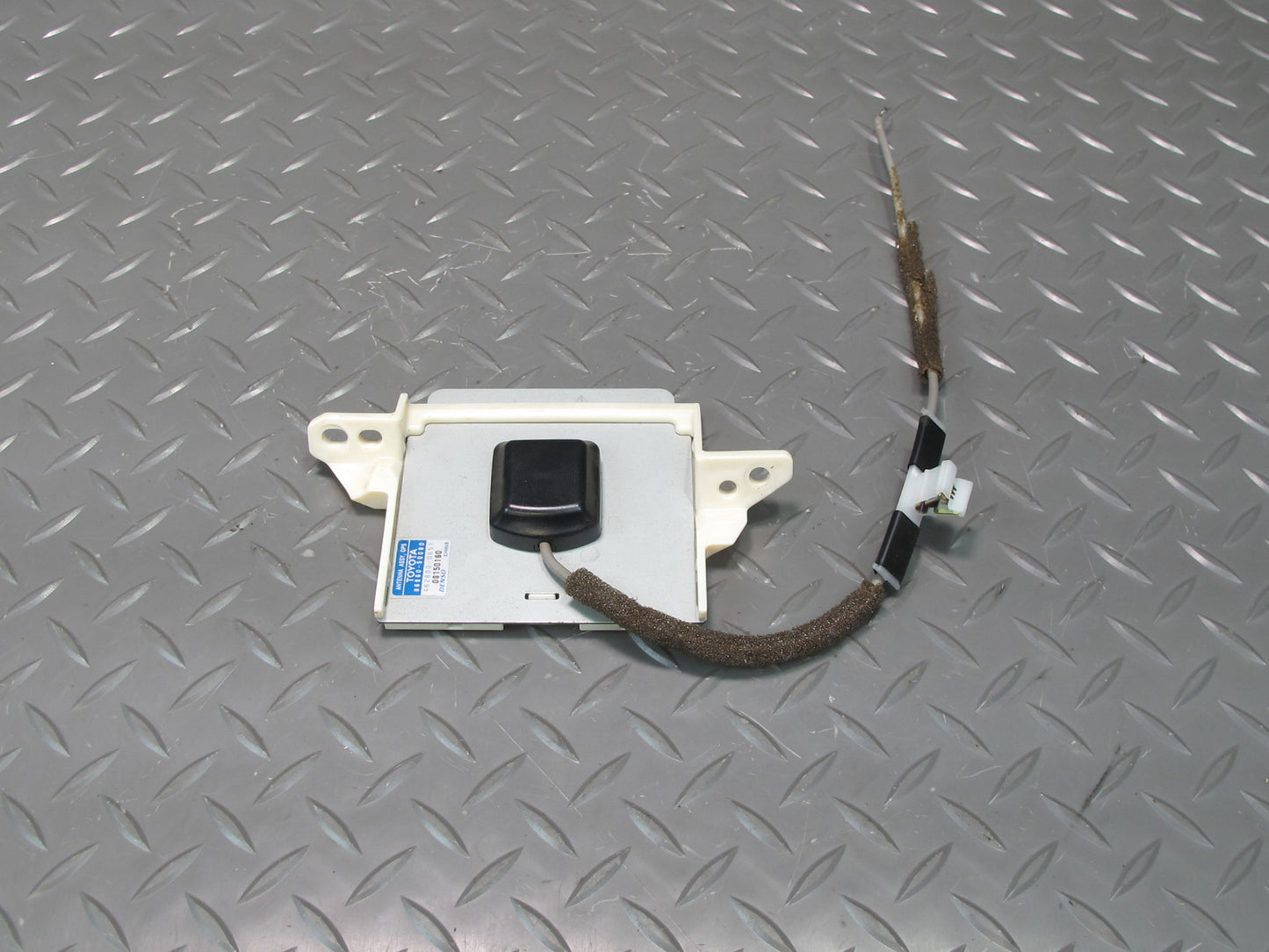 04-06 Lexus LS430 GPS Navigation Antenna Module 86860-50080 OEM