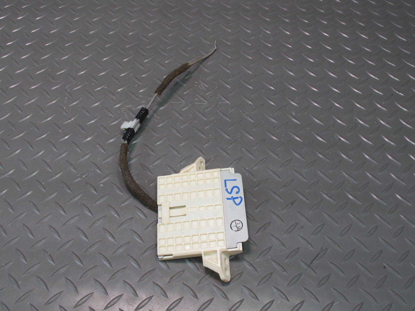 04-06 Lexus LS430 GPS Navigation Antenna Module 86860-50080 OEM
