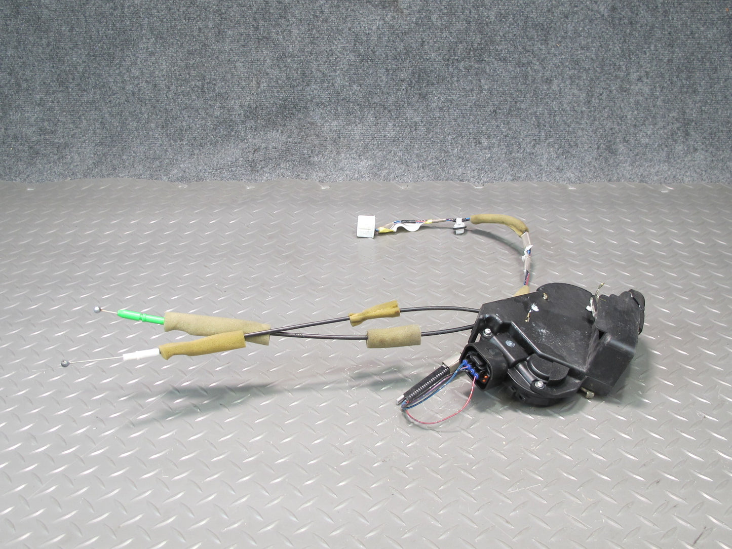 01-06 Lexus UCF30L LS430 Rear Left Door Lock Latch Actuator NO Soft Close OEM